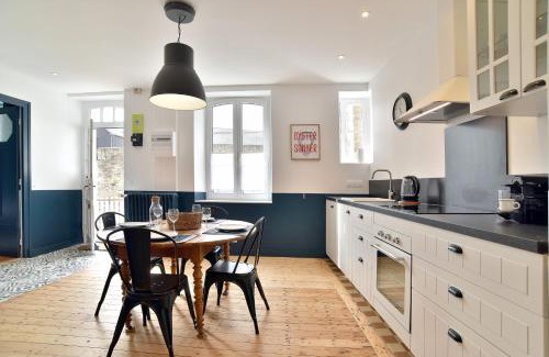 Cancale Apartment | La Perlezen - Appt pour 4 à 100m de la plage