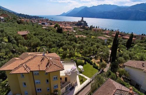 Malcesine Apartment | La Pervinca Apartments