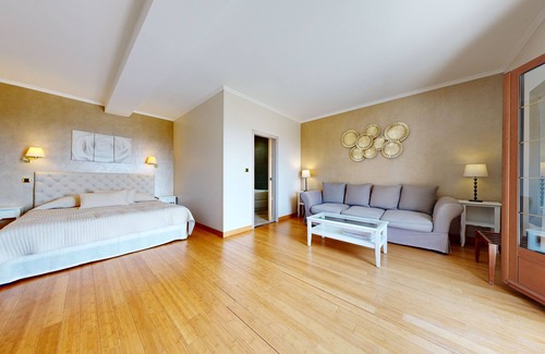 Tourtour House | La Petite Auberge