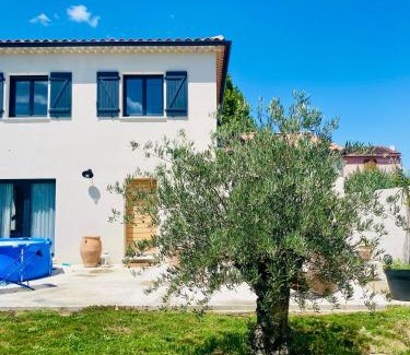 Paluds de Noves Villa | La Petite Bastide en Provence