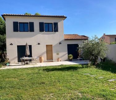 Paluds de Noves Villa | La Petite Bastide en Provence