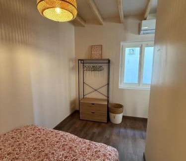 Le Breuil-sur-Couze House | La Petite Couze, Maison cozy pour 2 en Auvergne