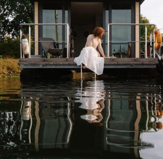 Whippingham House | La Petite Foret Houseboat On The Isle Of Wight
