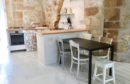 Saint-Aignan House | La petite maison d’à côté, au n°11