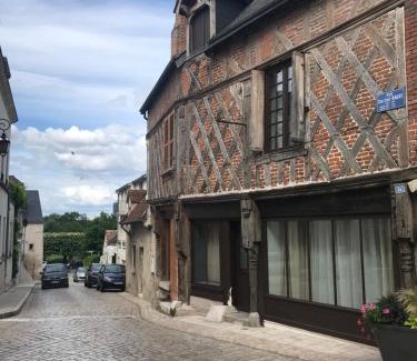 Saint-Aignan House | La petite maison d’à côté, au n°11