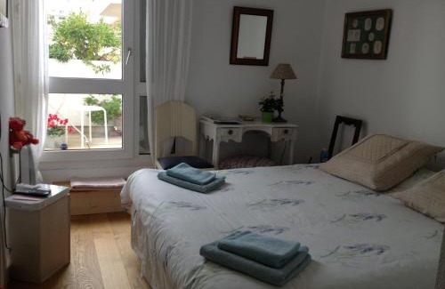 Le Rouet Bed & Breakfast | La Petite Maison