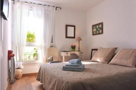 Le Rouet Bed & Breakfast | La Petite Maison