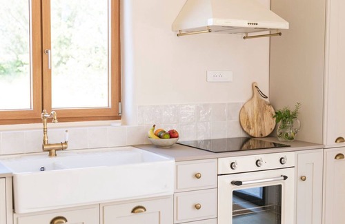 Apt House | La Petite Ruche, 1 bedroom Gite in the Luberon