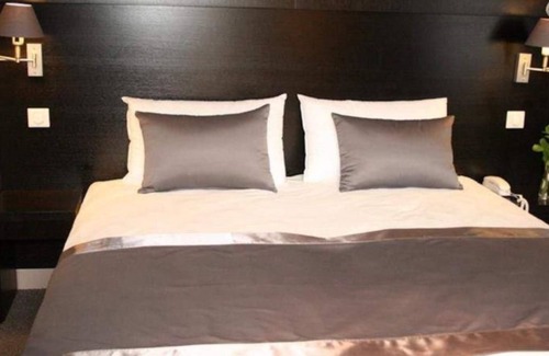 Antibes Old Town Hotel | La Place
