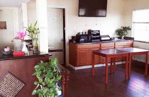 Los Banos Hotel | La Plaza Inn Los Banos