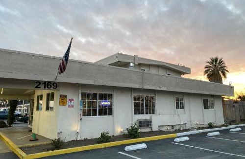 Los Banos Hotel | La Plaza Inn