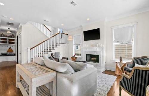 Lakeside at Blue Mountain Beach House | La Poire