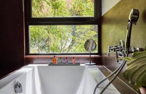 Roubaix Hotel | La Porte Rouge RBX