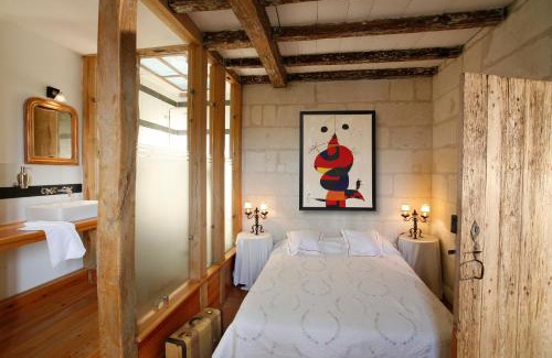 Saintes Bed & Breakfast | La Porte Rouge - The Red Door Inn