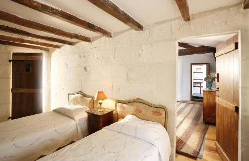 Saintes Bed & Breakfast | La Porte Rouge - The Red Door Inn