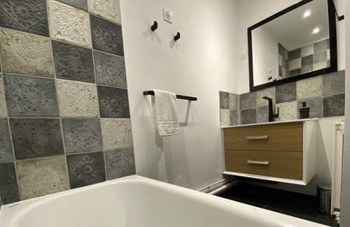 Saint-Hilaire-Saint-Florent Apartment | La Propriété de Bacchus