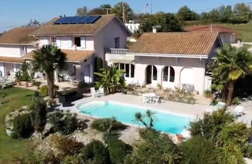 Saint Didier de la Tour Apartment | La Provençale Chambre Pivoine