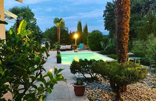 Saint Didier de la Tour Apartment | La Provençale Chambre Pivoine