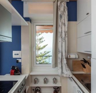 Ospedaletti Apartment | La Prua