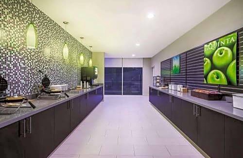 Clifton Park Hotel | La Quinta by Wyndham Clifton Park