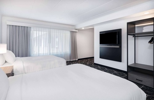 Rosemont Hotel | La Quinta by Wyndham Chicago O'Hare Airport