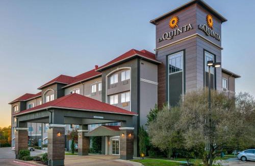Richland Hills Hotel | La Quinta by Wyndham Fort Worth NE Mall