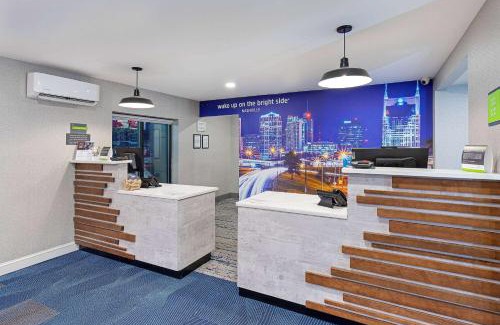 Donelson Hotel | La Quinta by Wyndham Nashville Airport