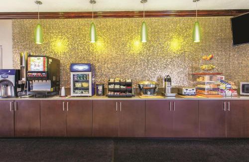 Sun Bay South Hotel | La Quinta by Wyndham Tampa Bay Area-Tampa South