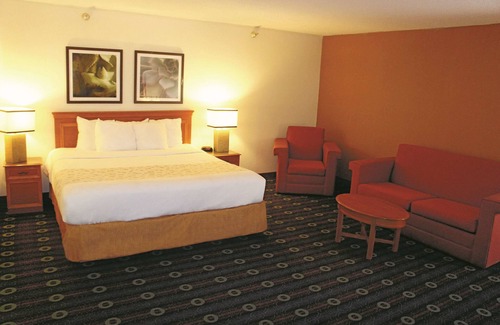 North Kansas City Hotel | La Quinta Inn by Wyndham Kansas City North