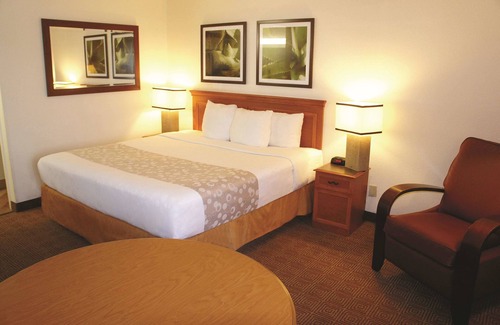 North Kansas City Hotel | La Quinta Inn by Wyndham Kansas City North