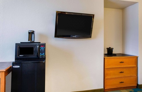 Norfolk - Virginia Beach Hotel | La Quinta Inn by Wyndham Norfolk Virginia Beach