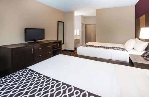 Indianapolis Hotel | La Quinta Inn by Wyndham Indianapolis North at Pyramids
