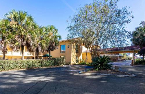 Tallahassee Hotel | La Quinta Inn by Wyndham Tallahassee North