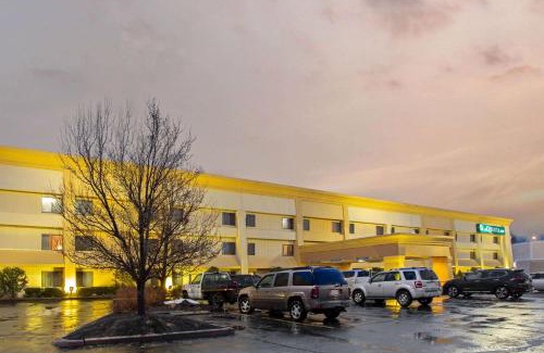 Auburn Hotel | La Quinta Inn by Wyndham Auburn Worcester