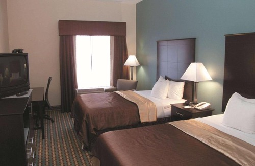 Columbia Hotel | La Quinta Inn by Wyndham Columbia SE Fort Jackson