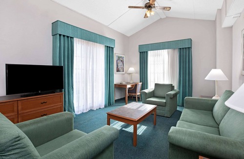 Biggs Field Hotel | La Quinta Inn by Wyndham El Paso East Lomaland