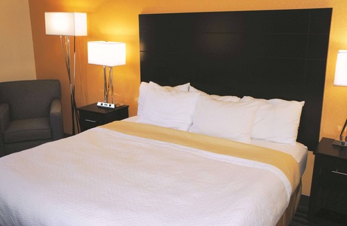 Lincoln Hotel | La Quinta Inn by Wyndham Lincoln, NE