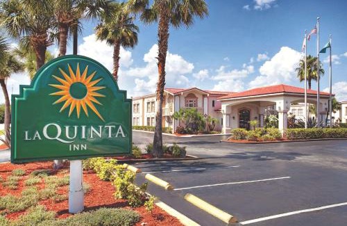 Florida Center Hotel | La Quinta Inn by Wyndham Orlando International Drive North