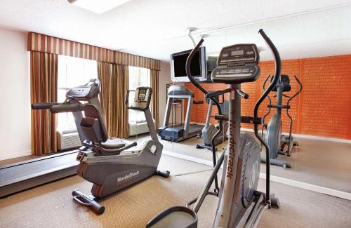 Florida Center Hotel | La Quinta Inn by Wyndham Orlando International Drive North