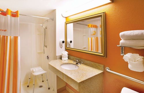 Florida Center Hotel | La Quinta Inn by Wyndham Orlando International Drive North