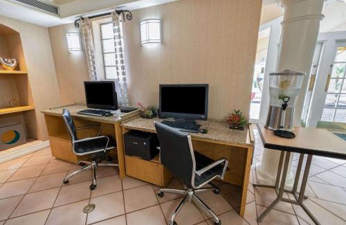 Tempe Hotel | La Quinta Inn by Wyndham Phoenix Sky Harbor Airport