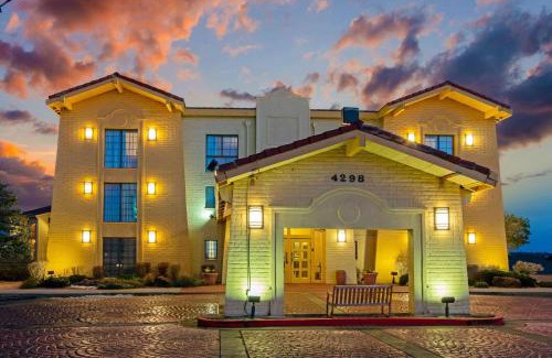 Southside Hotel | La Quinta Inn by Wyndham Santa Fe