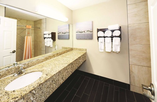 Sandusky South Hotel | La Quinta Inn by Wyndham Sandusky near Cedar Point