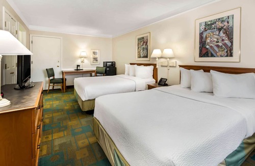 Northeast Heights Hotel | La Quinta Inn by Wyndham Albuquerque Northeast