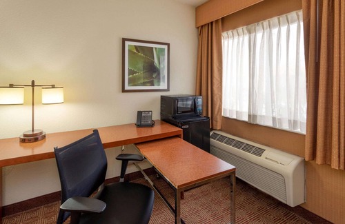 East Bloomington Hotel | La Quinta Inn by Wyndham Minneapolis Airport Bloomington