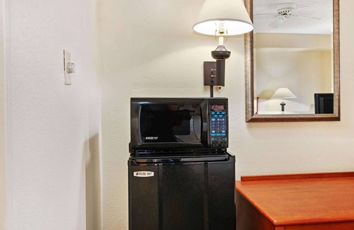 Northeast Heights Hotel | La Quinta Inn & Suites by Wyndham Albuquerque Journal Ctr NW