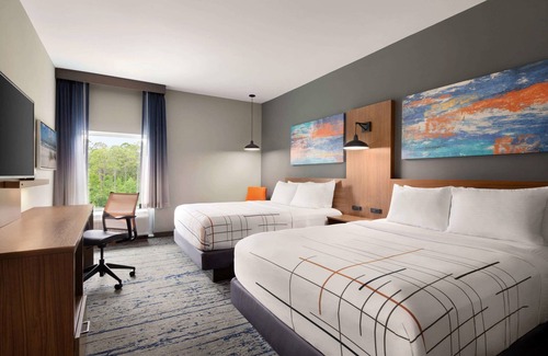 Brunswick Hotel | La Quinta Inn & Suites by Wyndham Brunswick/Golden Isles