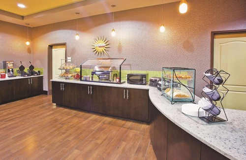 Flemington Hotel | La Quinta Inn & Suites by Wyndham Hinesville - Fort Stewart