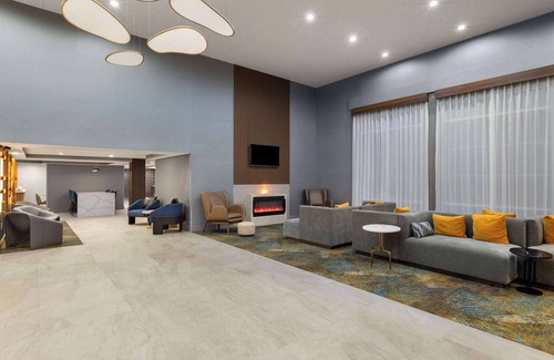 Knoxville Hotel | La Quinta Inn & Suites by Wyndham Knoxville Papermill