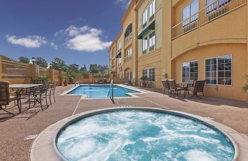 Livingston Hotel | La Quinta Inn & Suites by Wyndham Livingston